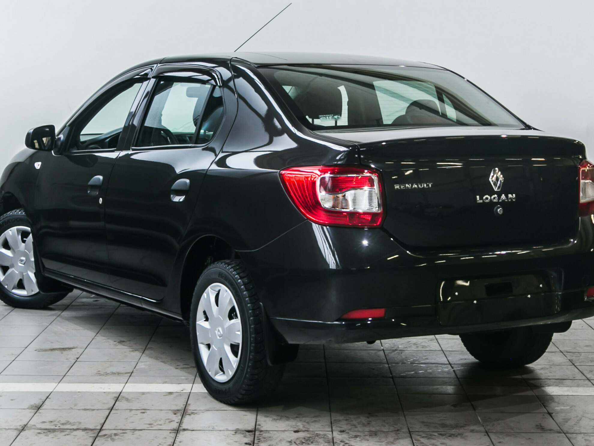Renault Logan, II 1.6 MT (102 л.с.)